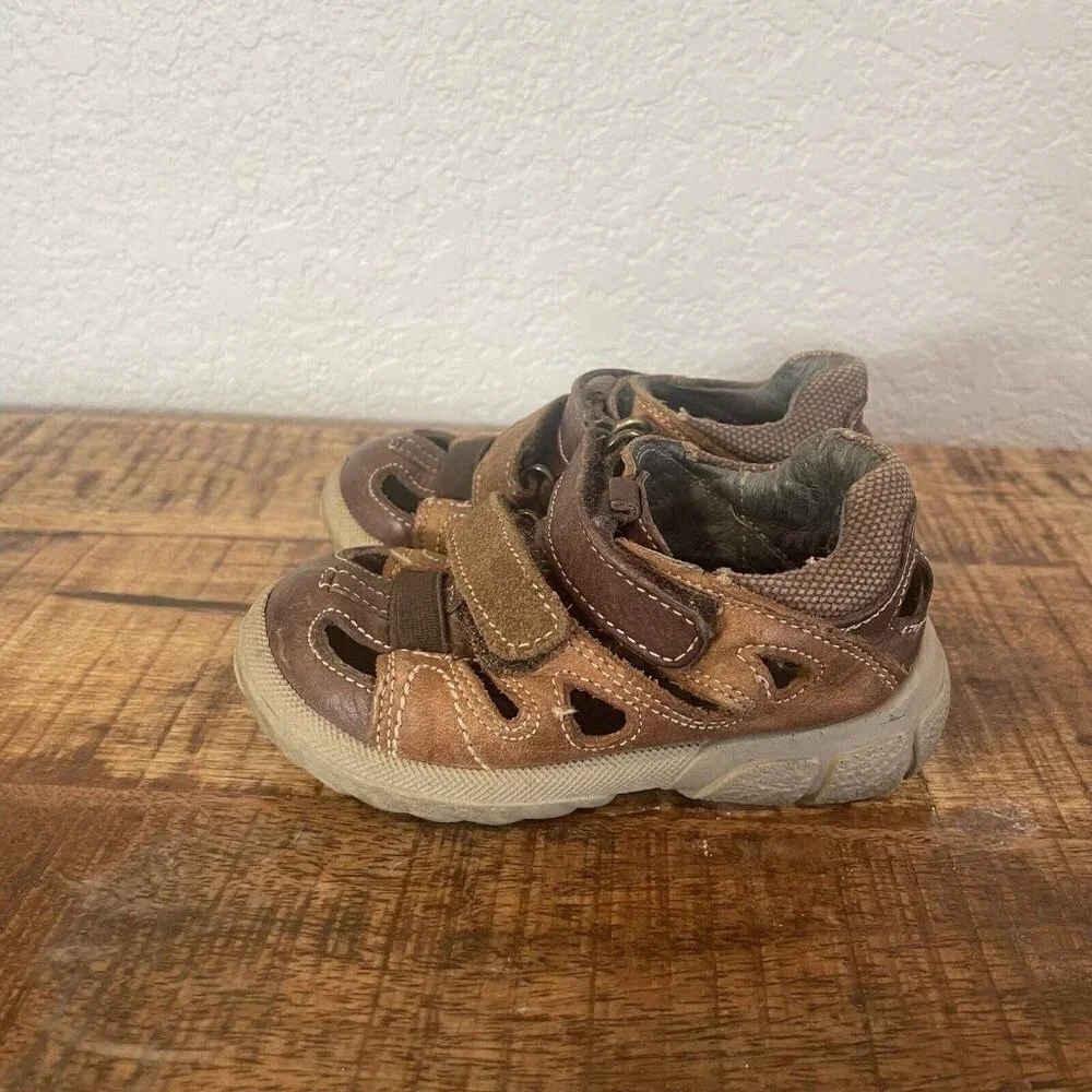 Twig Sandals Toddler Size 19 / US 5 Brown Leather Closed Toe Boys Two Toned